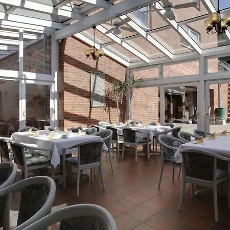 Hotel Restaurant Zum Jaegerheim Mit Innenpool Wendeburg
