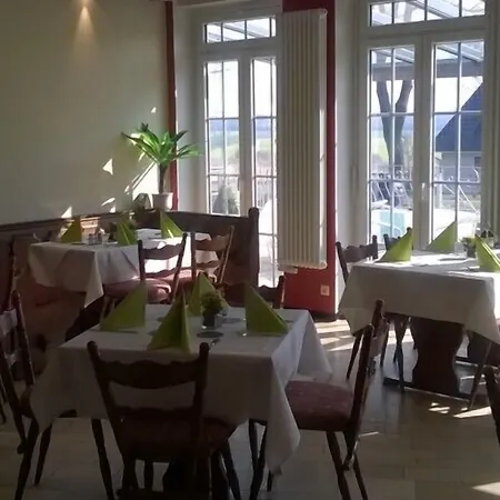 Restaurant Zum Jaegerheim Mit Innenpool Wendeburg