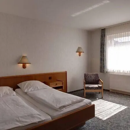 Hotel Restaurant Zum Jaegerheim Mit Innenpool 3*