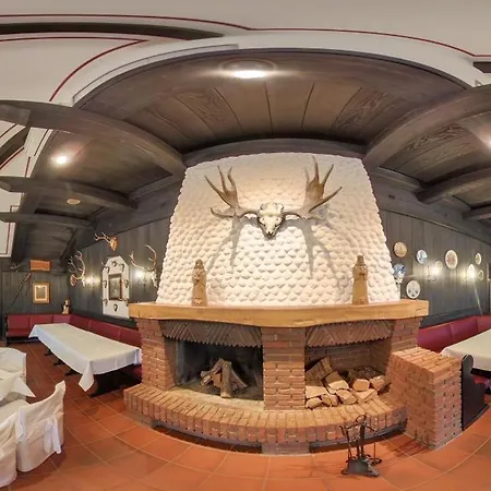 Restaurant Zum Jaegerheim Mit Innenpool Hotel Wendeburg