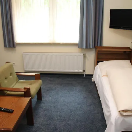 Hotel Restaurant Zum Jaegerheim Mit Innenpool