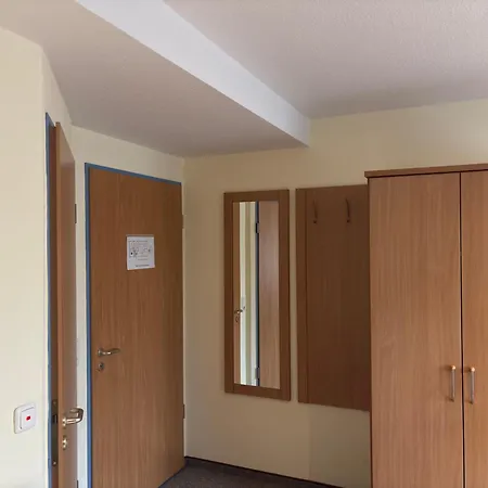 Hotel Restaurant Zum Jaegerheim Mit Innenpool 3*